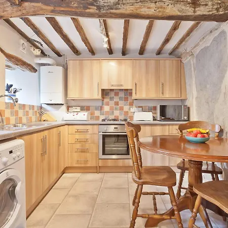 2 Bed In 78606