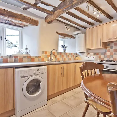 2 Bed In 78606 Hawkshead