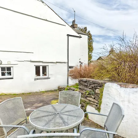 2 Bed In 78606 Hawkshead